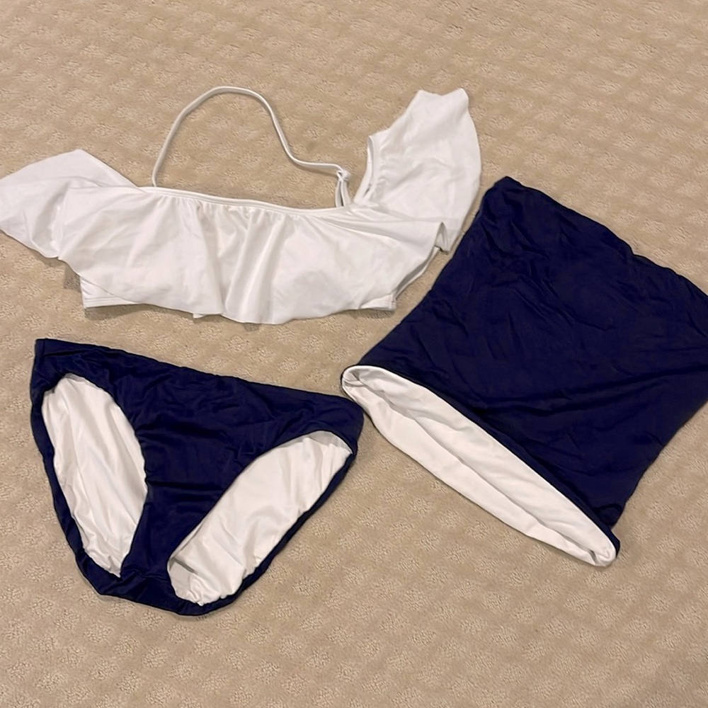 JCrew bathing suit size medium (10-12) 3 pieces total.
